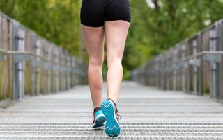 Woman's-legs-as-she-runs-how-to-increase-fertility