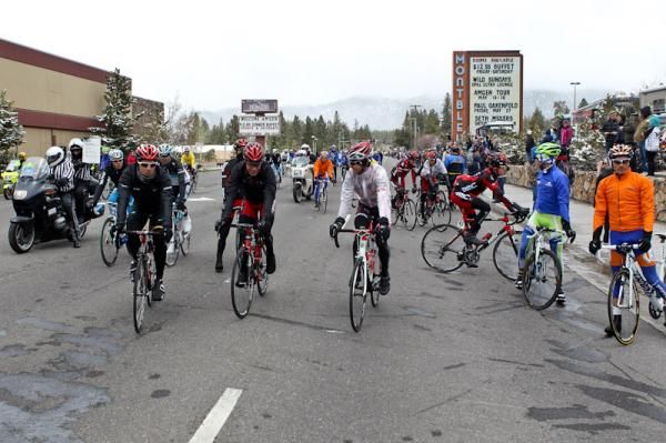 Riders roll out and promptly roll back to the team hotels