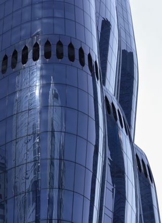 The Henderson, a ZHA tower in Hong Kong with a curved glass facade