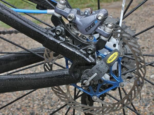 Aluminum disc tabs complement the mostly carbon fiber rear end.