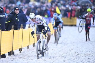 Mathieu van der Poel flawless through rain, sand to dominate Superprestige Mol-Zilvermeercross