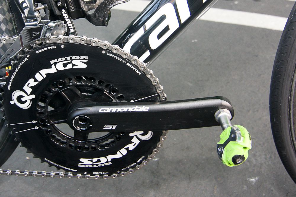 Olds uses the Cannondale SI Hollow Gram 165mm cranks with 53/39 Rotor chainrings.