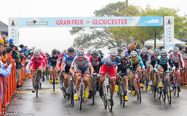 Christian Heule (Cannondale p/b Cyclocrossworld) leads out the elite men in the rain