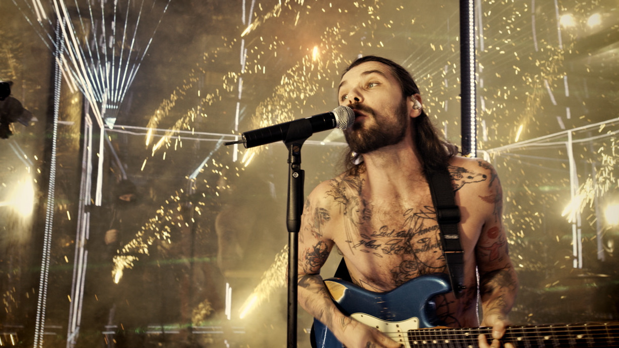 Biffy Clyro&#039;s Simon Neil in the video