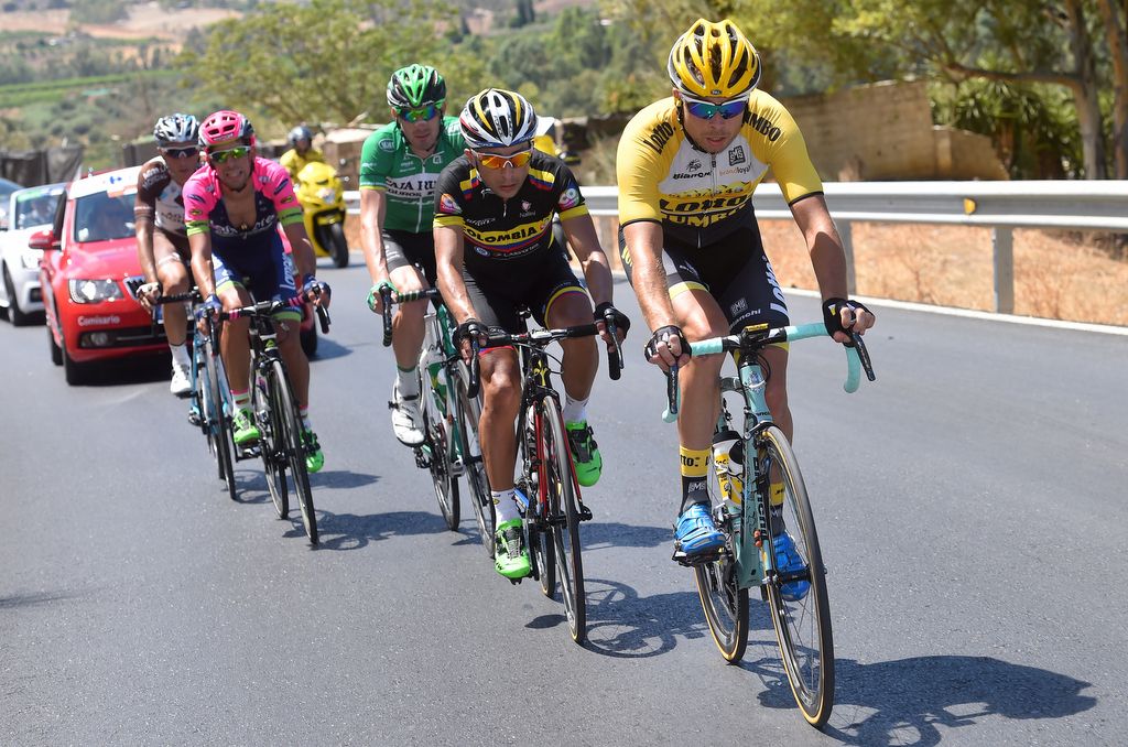 Bert-Jan Lindeman (LottoNL-Jumbo) leads the first breakaway