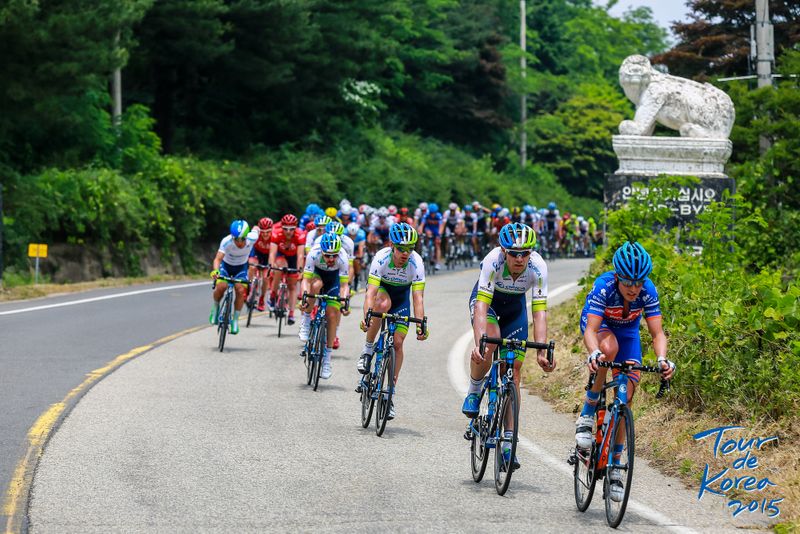 Mitchell Lovelock-Fay on the front for Drapac