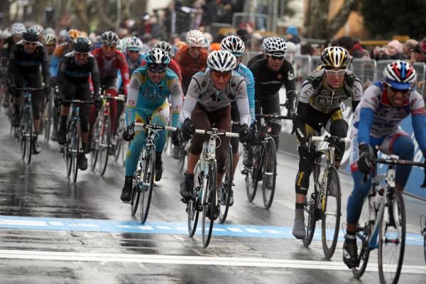 Michael Rogers (HTC-Columbia) comes of the the finish line