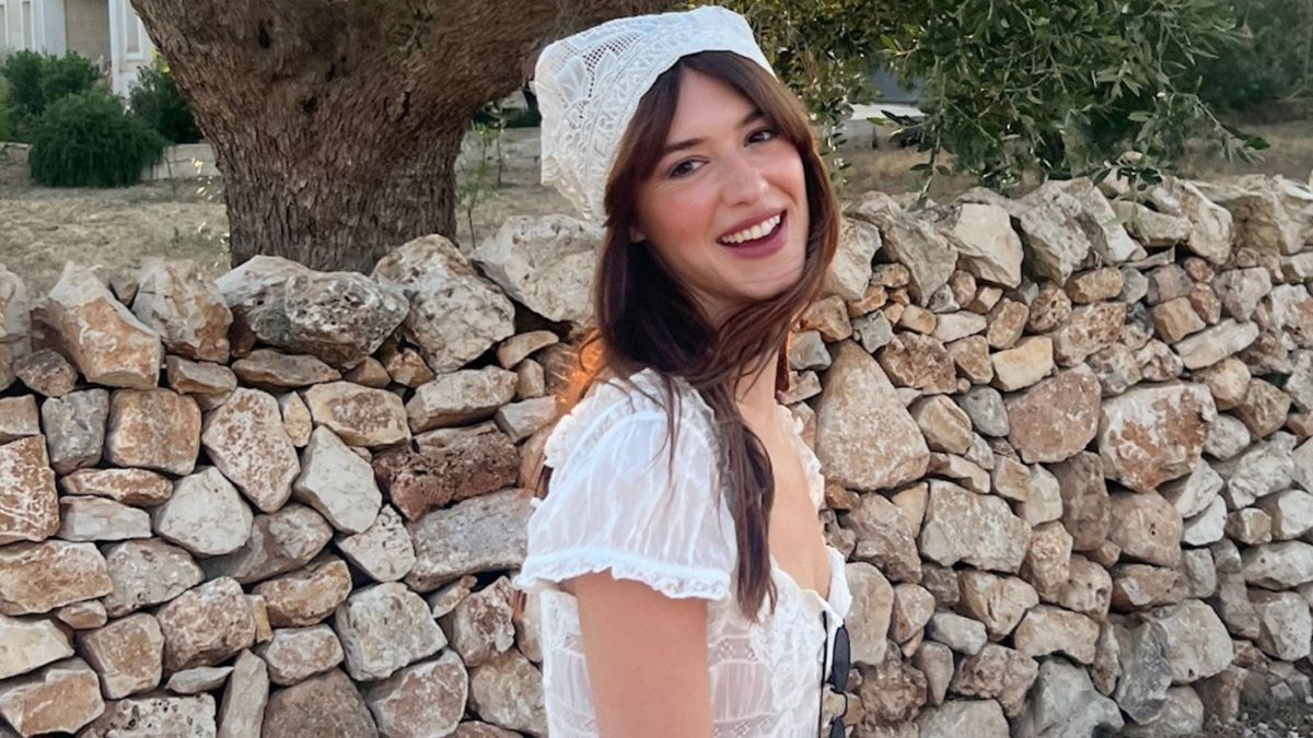 The French-Girl-Coded Summer Outfit Formula Fashion People in Their 20s and 50s Agree On