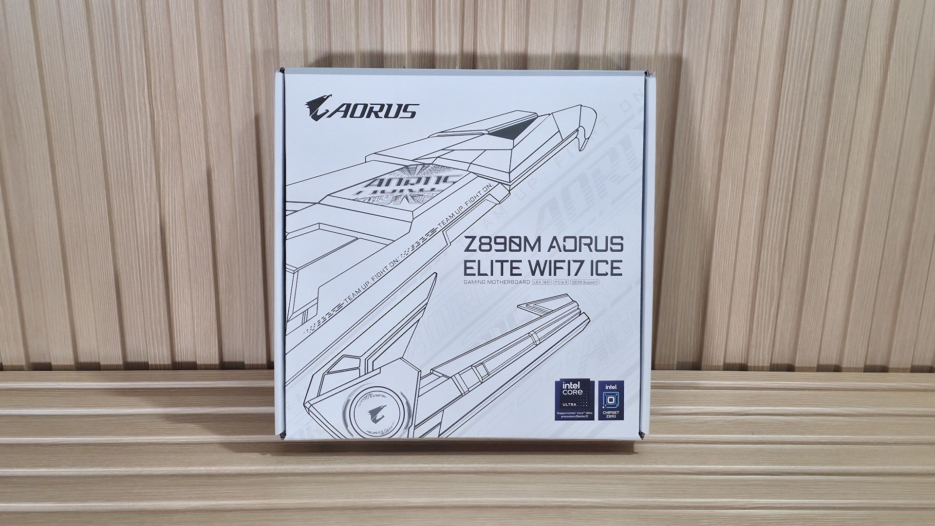 Gigabyte Z890M Aorus Elite Wifi7 Ice - Board images
