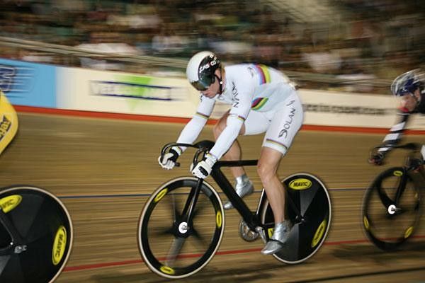 Chris Hoy is world Keirin champion