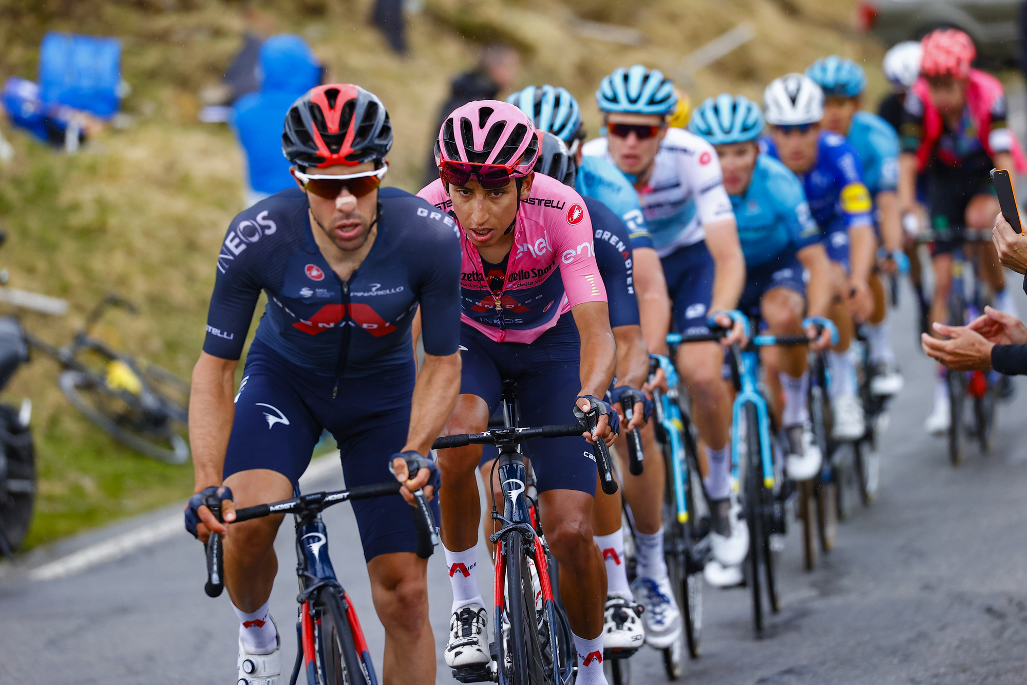 Giro d'Italia 2021 - 104th Edition - 20th stage Verbania - Valle Spluga - Alpe Motta 164 km - 29/05/2021 - Jonathan Castroviejo (ESP - Ineos Grenadiers) - Egan Bernal (COL - Ineos Grenadiers) - photo Luca Bettini/BettiniPhotoÂ©2021
