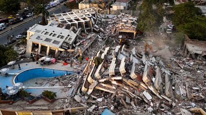 Building in Venezuela's La Guaira state destroyed by dual earthquakes