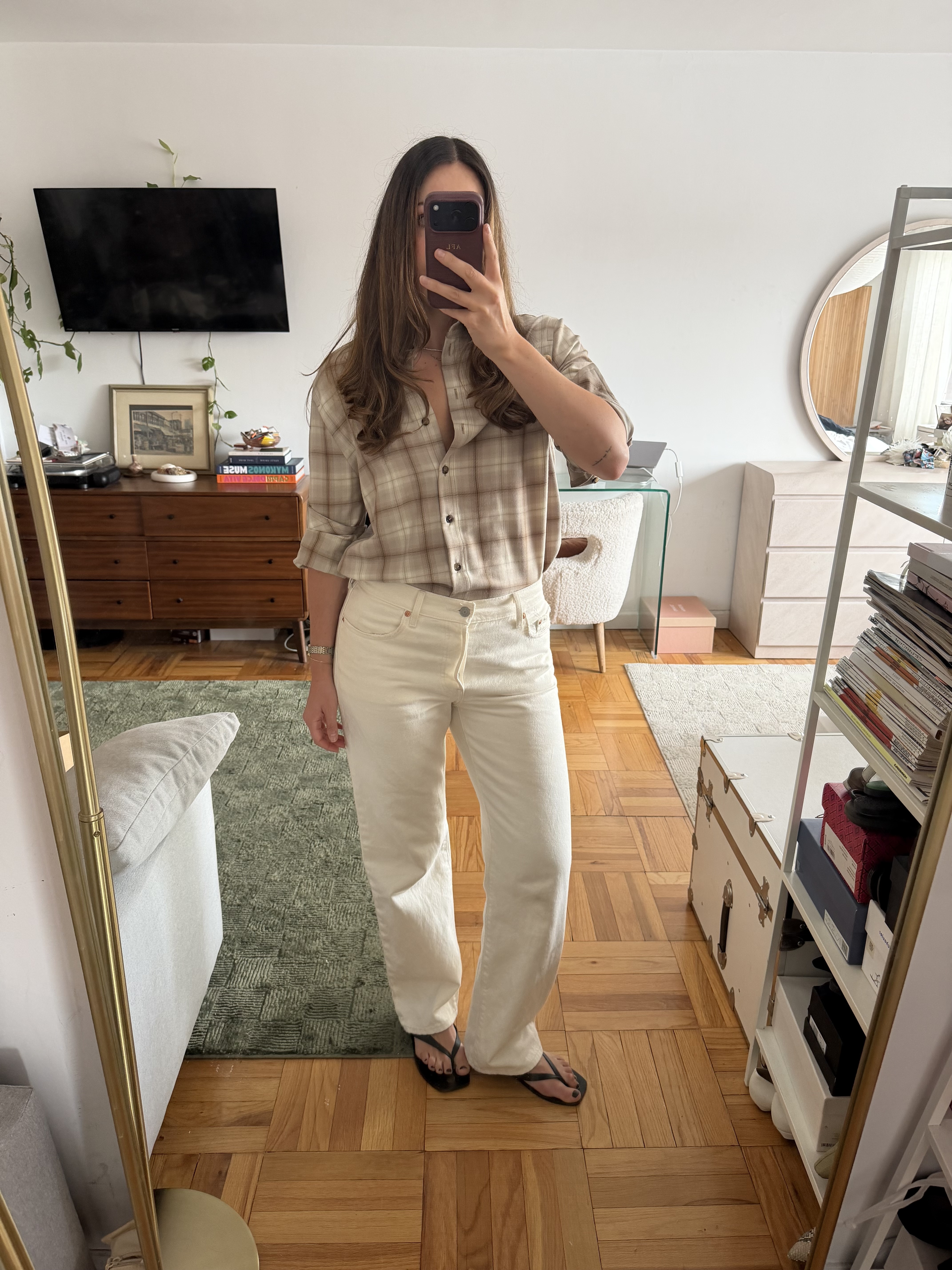 Anna LaPlaca wearing the best white jeans of 2026