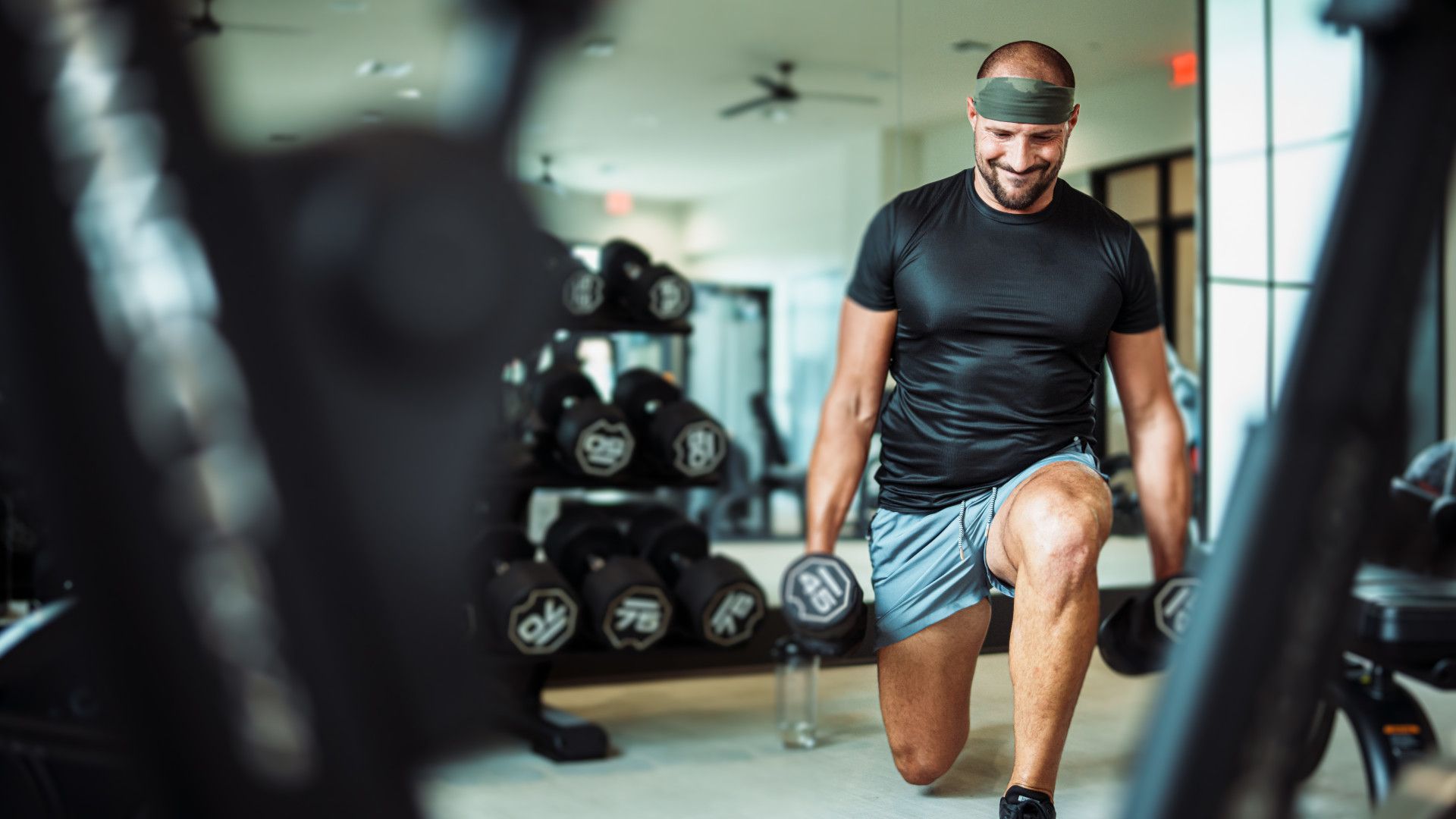 This dumbbell-only lower body workout builds stronger legs and glutes ...