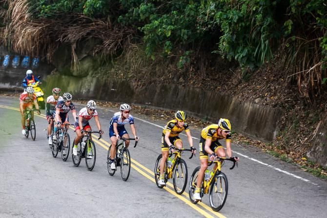 Johan van Zyl and Louis Meintjes of MTN-Qhubeka have made this breakaway a success, followed by Qin Chen Lu, Kohei Uchima, eventual stage winner Zachary Bell, Takero Terasaki and Gordon McCauley.