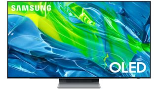 TV-modellen Samsung S95B OLED TV med et skjermbilde i blått og grønt.