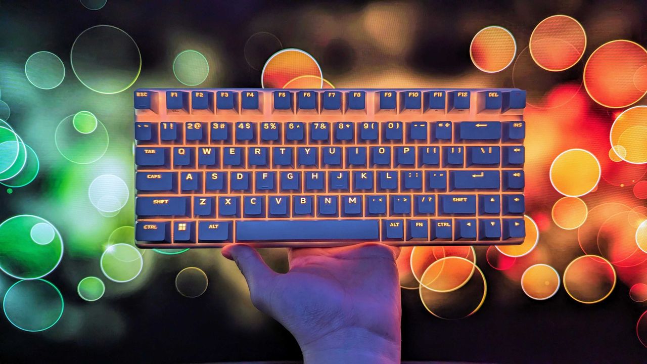 Image of the Alienware Pro Wireless Gaming Keyboard.