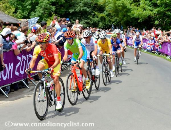 The early break entered the Box Hill circuits with around five minutes over the main field