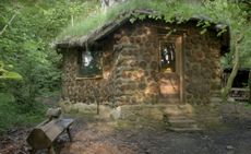 Hobbit house in Welsh woodland