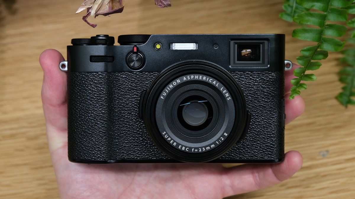Fujifilm X100V