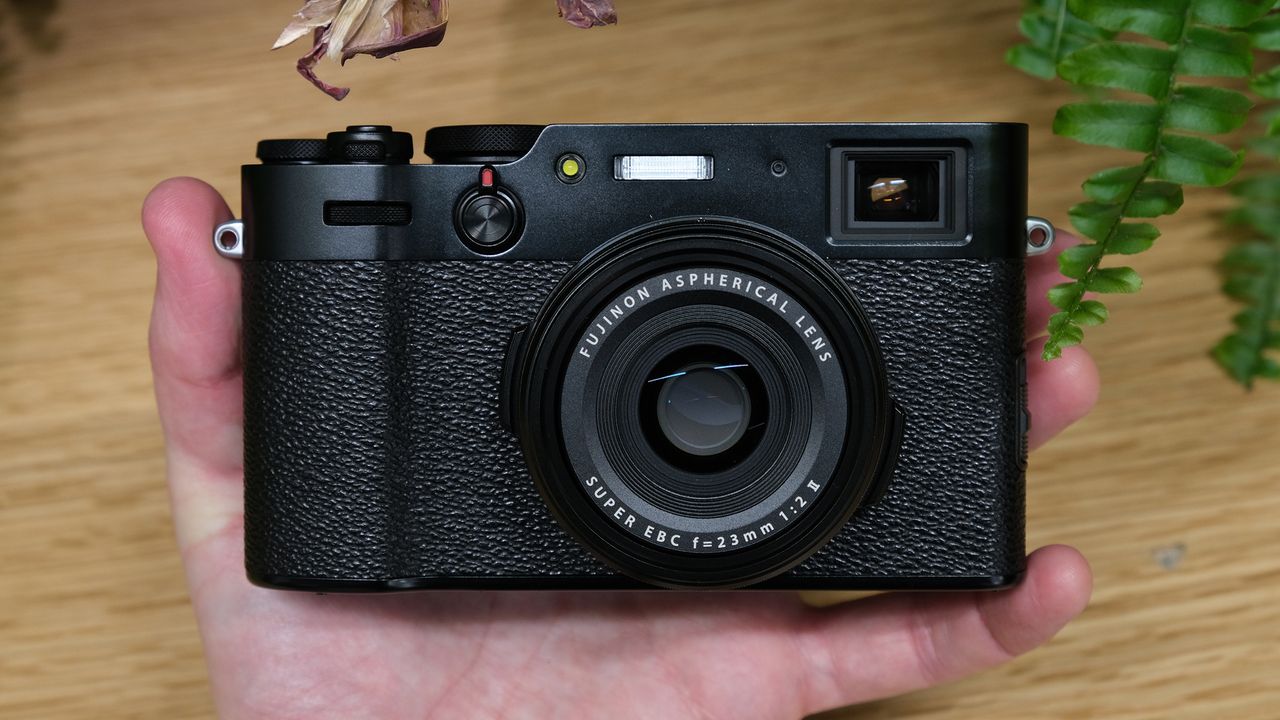 Fujifilm X100V