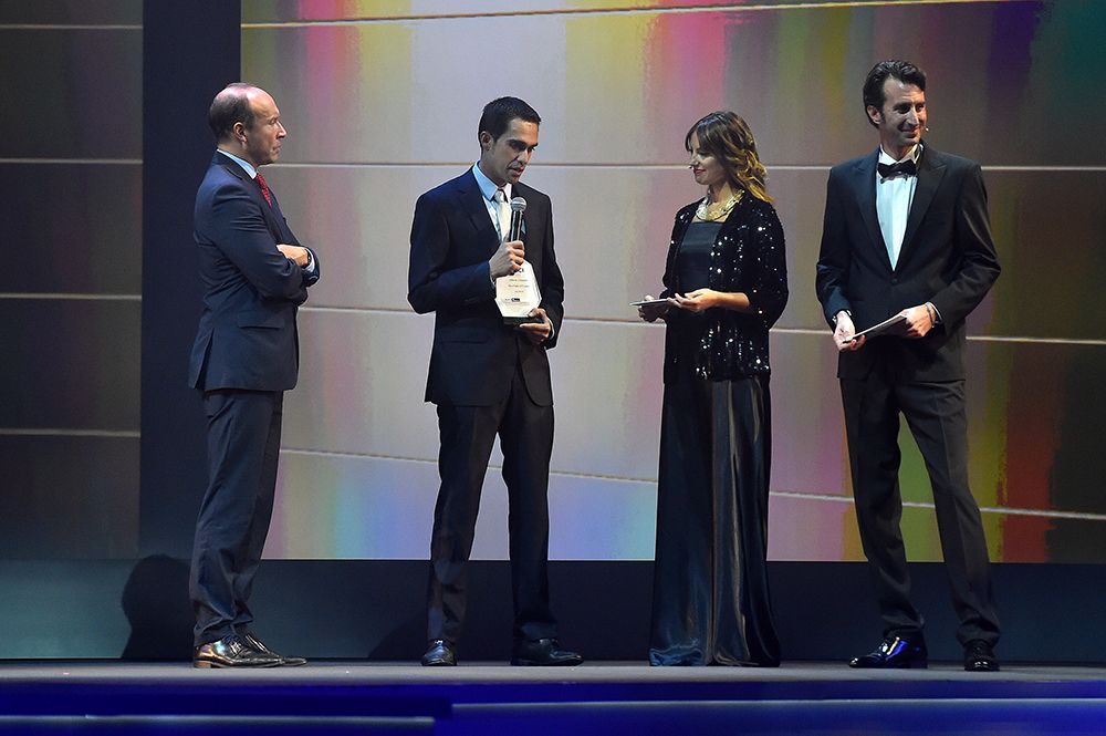 Alberto Contador with his prize