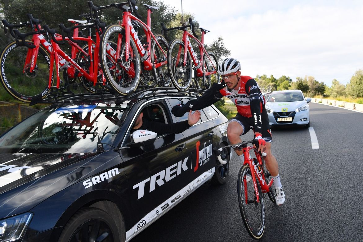 John Degenkolb heads back to the team car