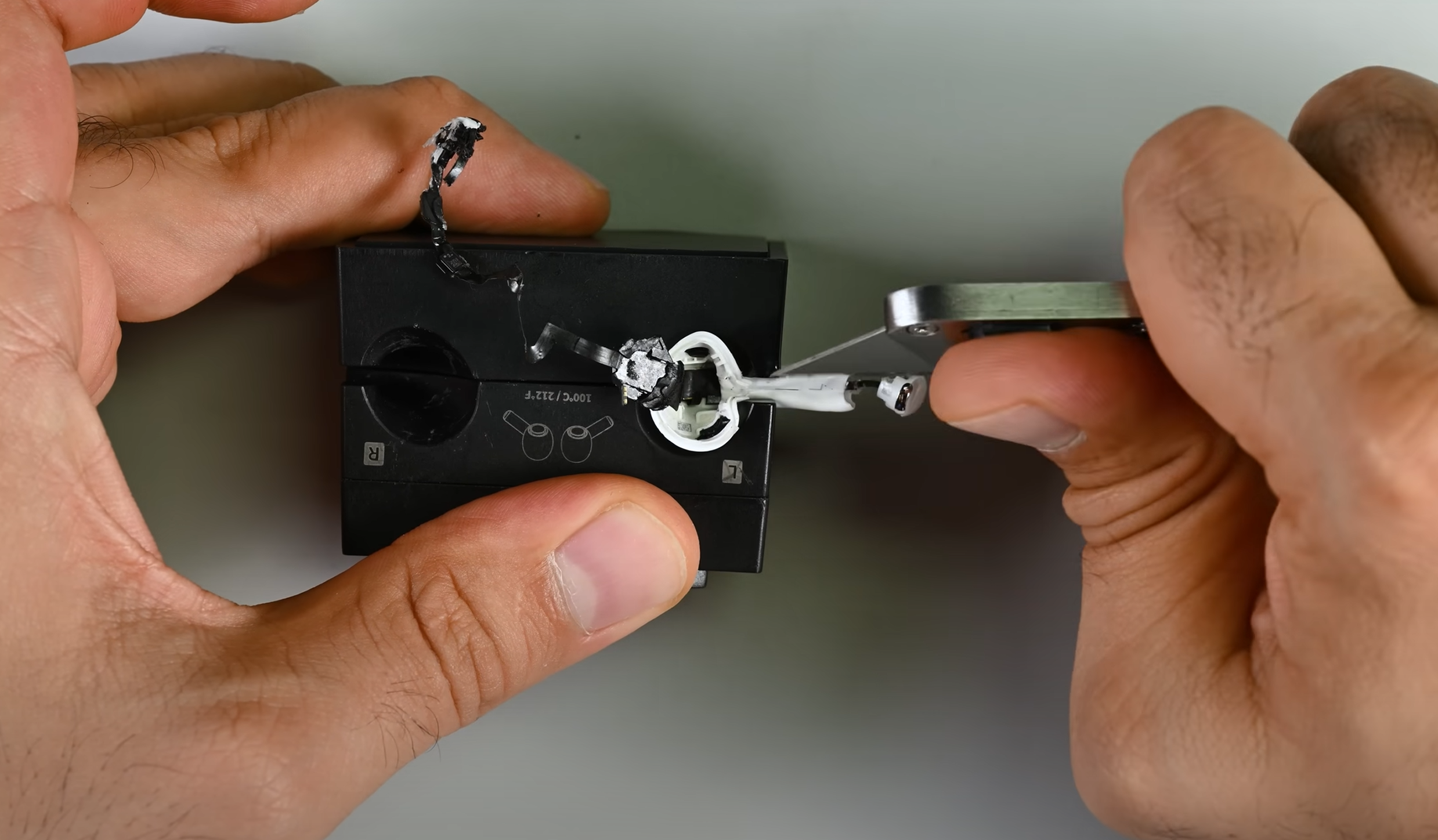 iFixit airpods pro 3 teardown