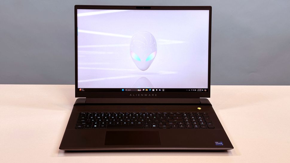 Alienware m18 R2 review: Big battlestation with clicky keys | Tom's ...