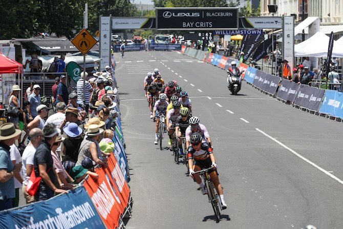 The women&#039;s race is strung out on day 3 of the 2019 Bay Crits in Williamstown