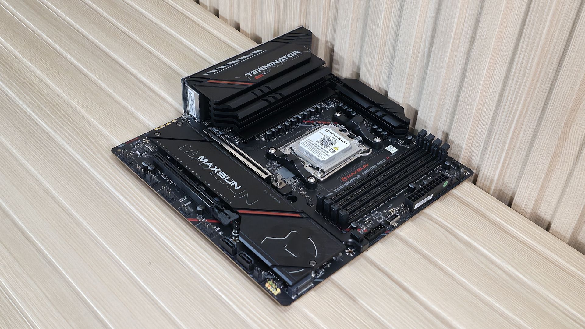 Обзор материнской платы Maxsun Terminator B850M Pro II: бюджетный AM5-набор с нюансами по цене Maxsun Terminator B850M Pro II - Board images