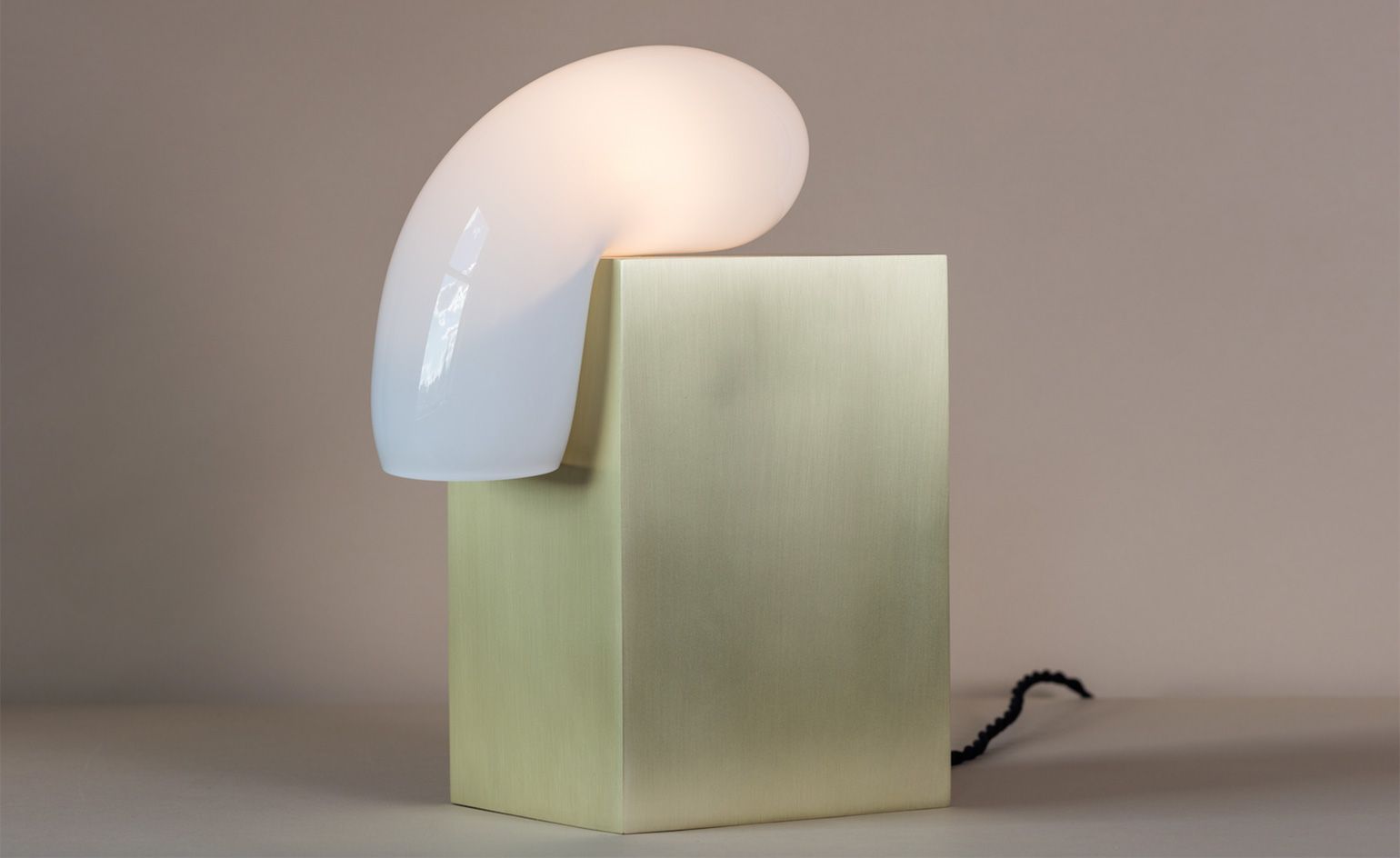 ’Catch’ table light
