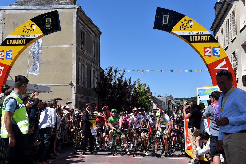 No yellow jersey on the start line for stage 7
