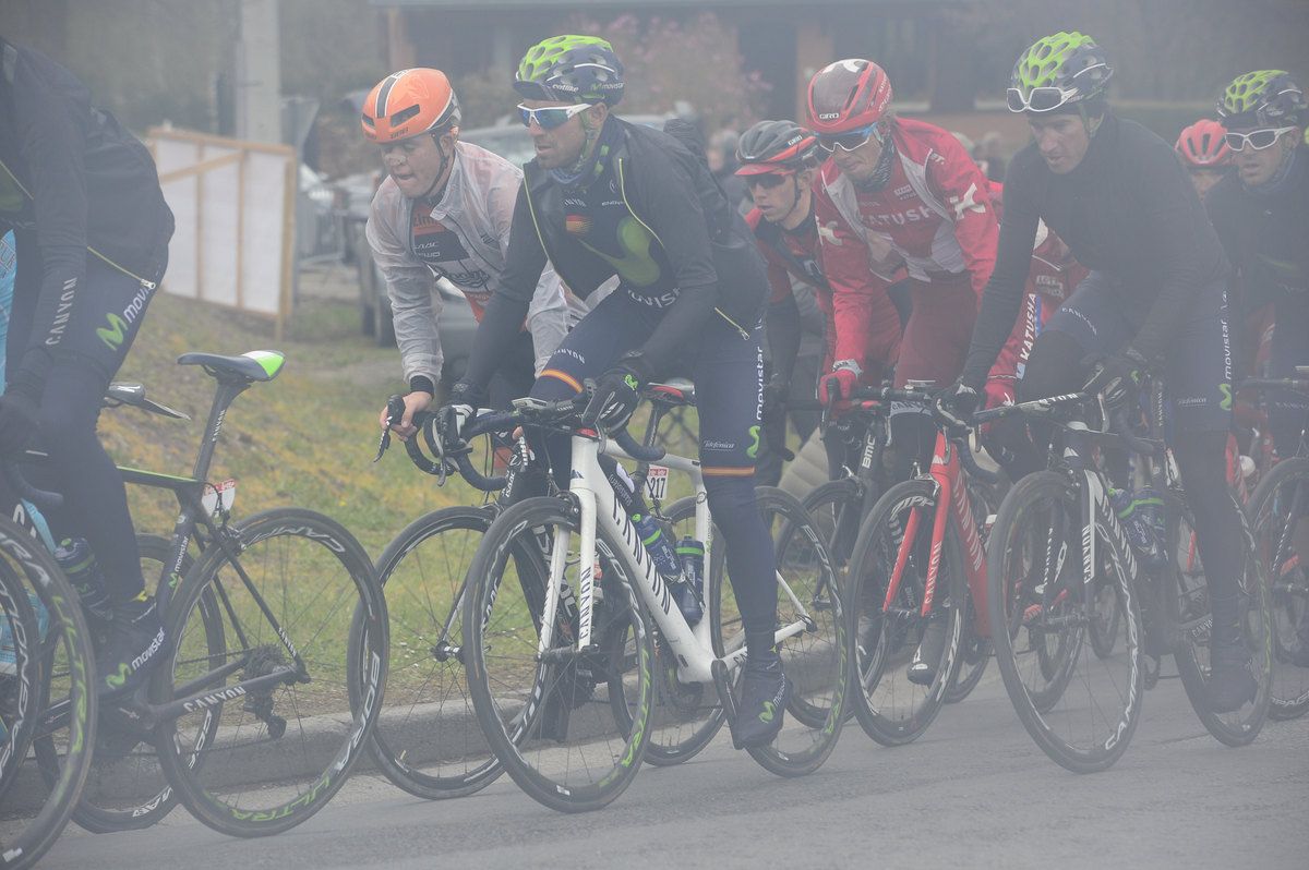 Alejandro Valverde sitting in the peloton