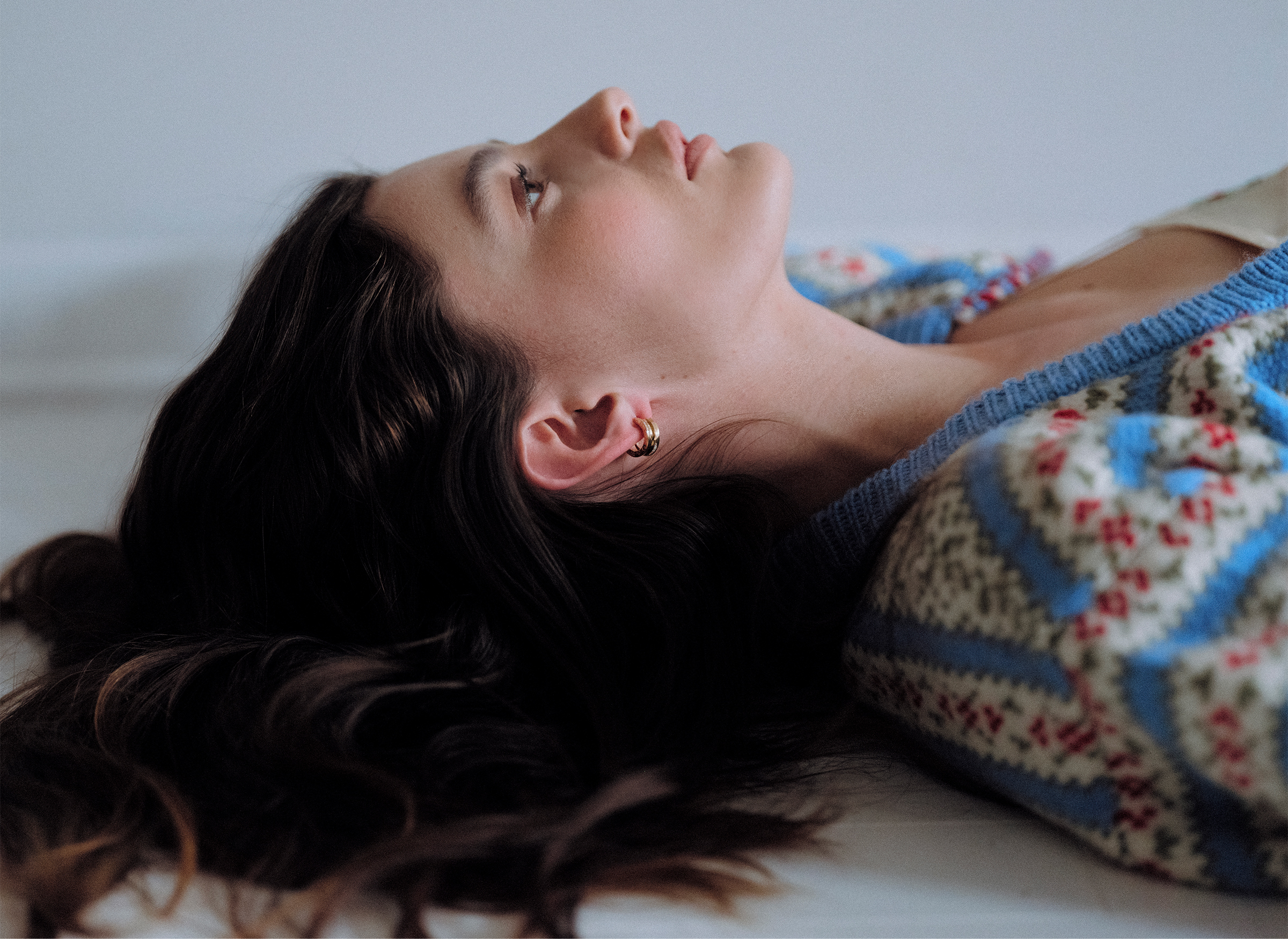 Singer, actress, and model Diana Silvers forBest Knockoff Luxury Clothing
&#039;s November In Focus feature.