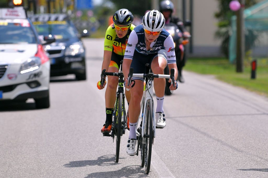 Anna Plichta (Trek-Segafredo) on the attack with Eri Yonamine (Ale Cipollini)