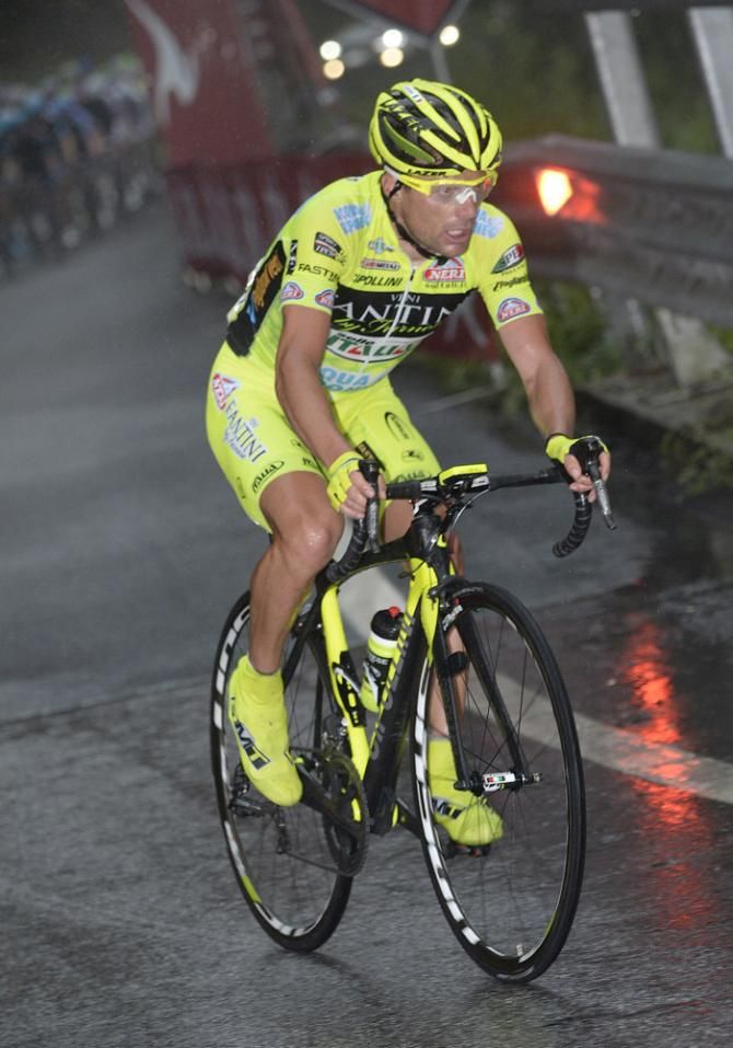 Danilo Di Luca (Vini Fantini-Selle Italia) on the attack late in stage 4.