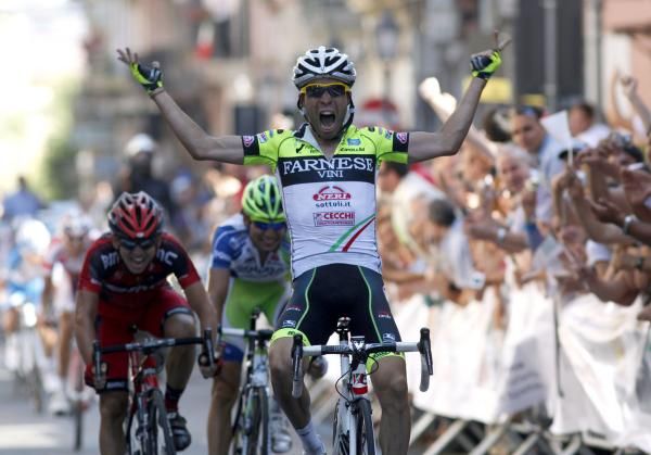 Giovanni Visconti (Farnese Vini-Neri Sottoli) wins the 2011 Italian national road race title