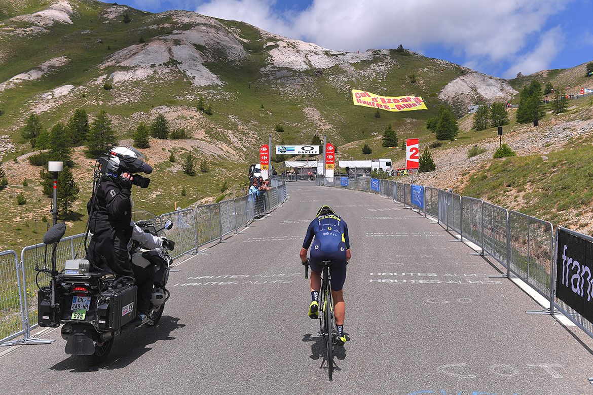 Annemiek van Vleuten wore a skinsuit for the climb of the Izoard