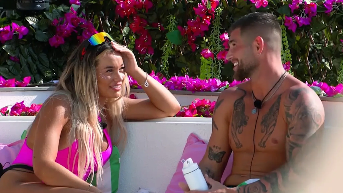 Kaylah and bombshell Eric getting to know each other on Love Island Australia Season 6