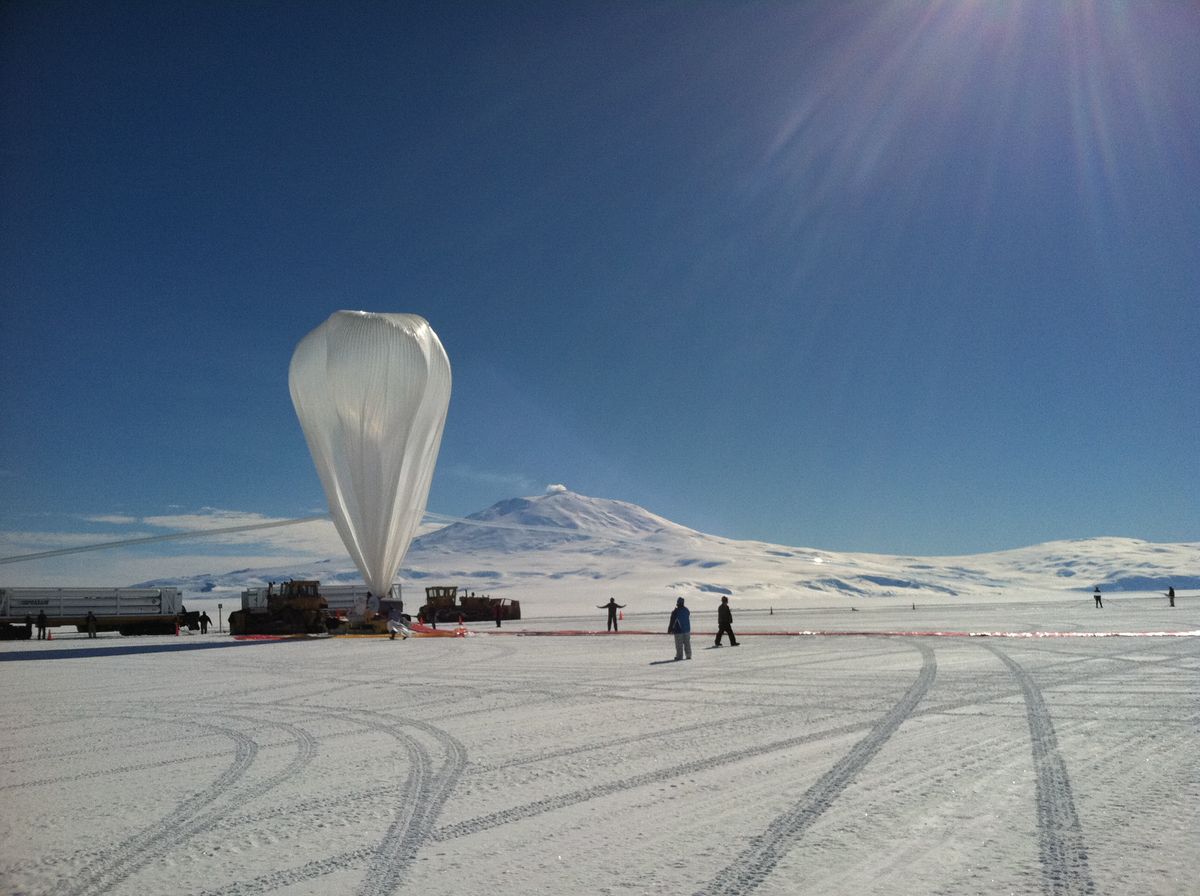 Cosmic Ray Hunting Balloon Sets Record for Longest Flight Space