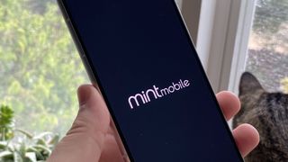 Mint Mobile logo on a Zenfone 8