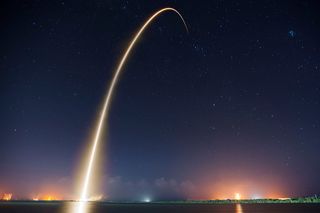 SpaceX's Falcon 9 lifts off from Cap Canaveral