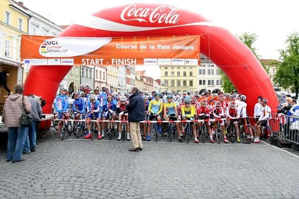 The start of the 2011 Juniors Peace Race