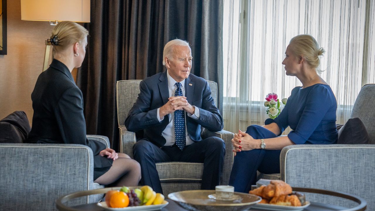 President Biden meets Yulia and Daria Navalnaya