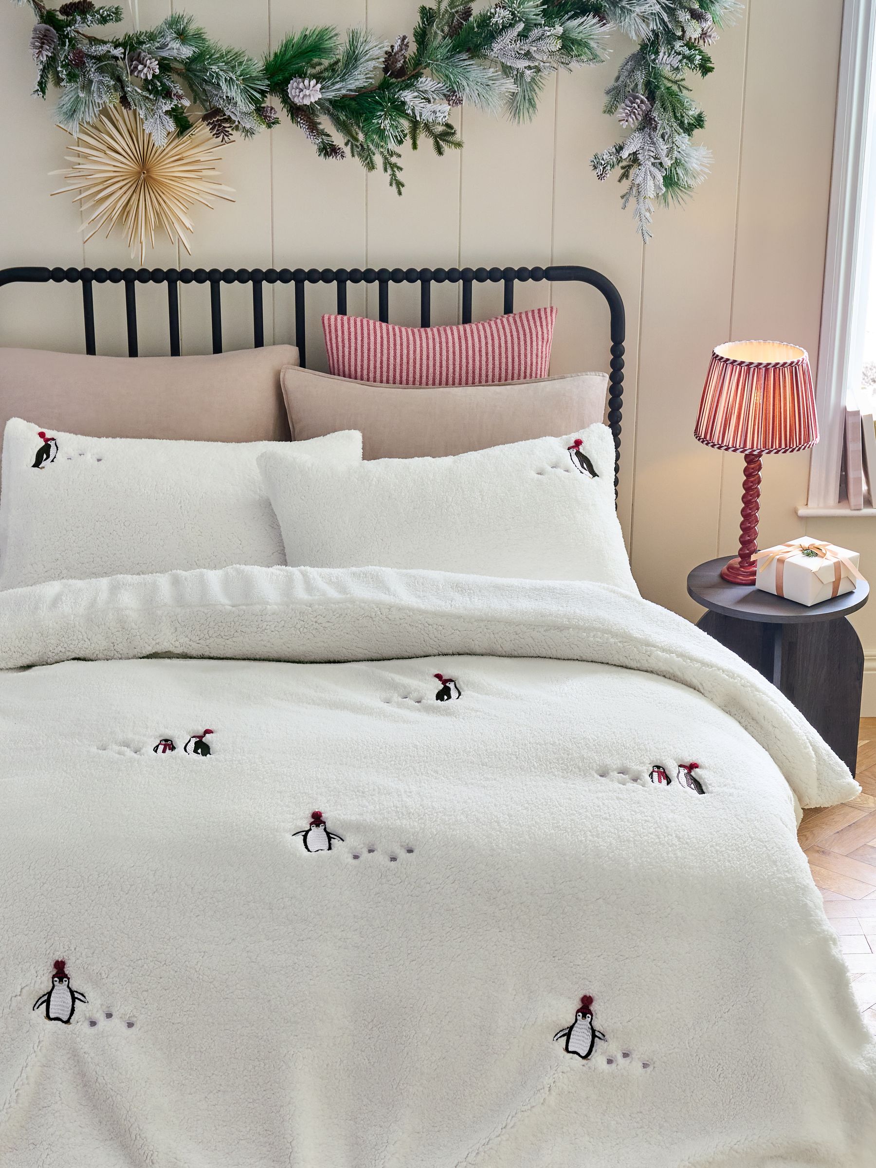 White Penguin Fleece Christmas Duvet Cover and Pillowcase Set - Size Single