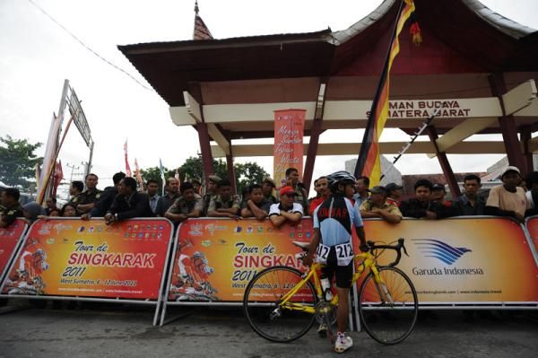 Indonesian rider Latif Erwin(Pengprov ISSI Sumbur)