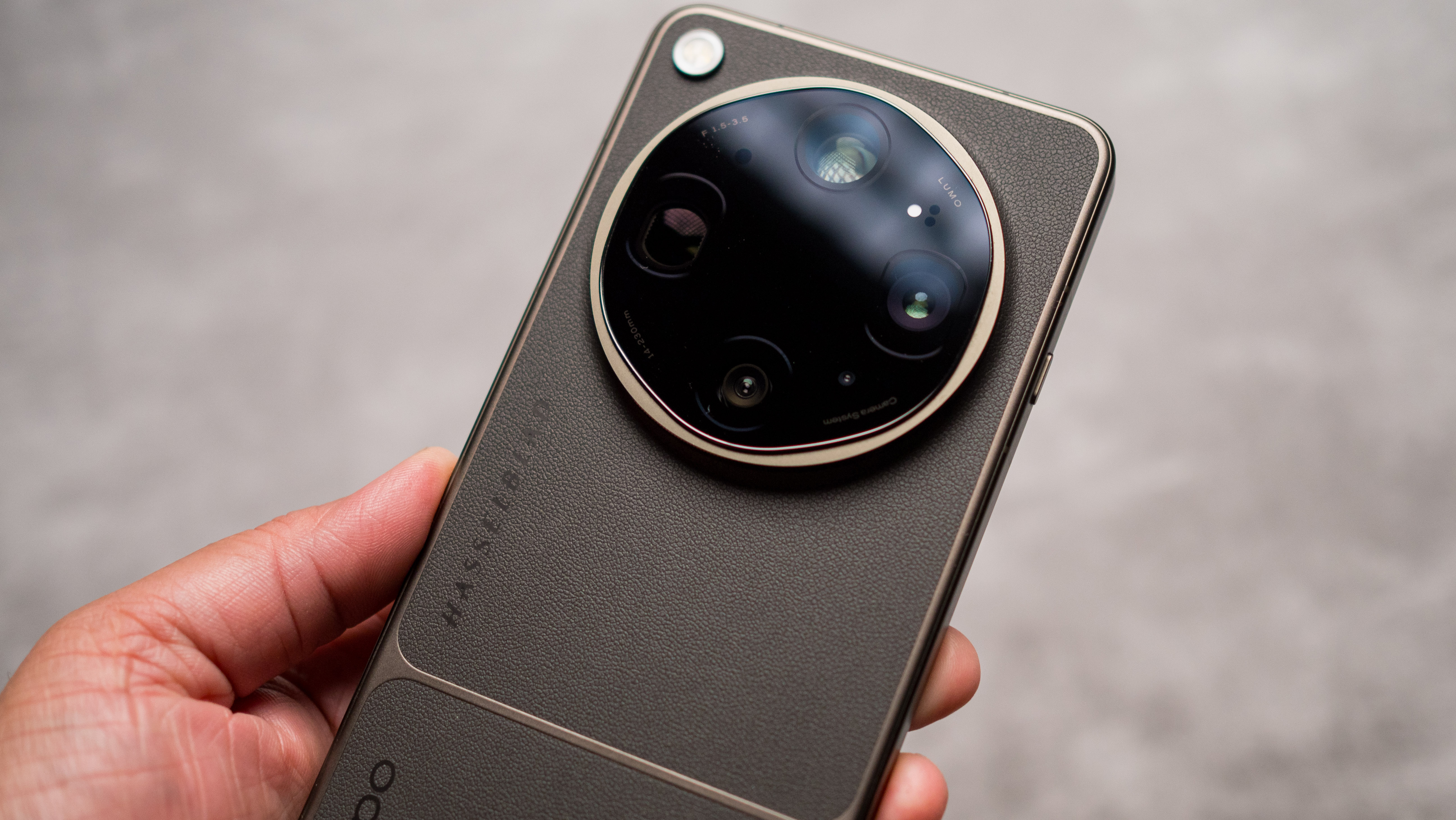 OPPO Find X9 Ultra hands-on testing