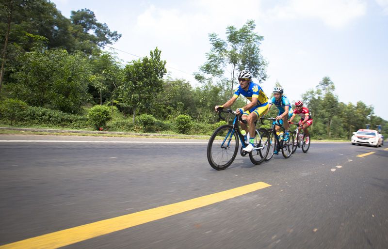 Action from stage 5 at the 2015 Tour of Hainan