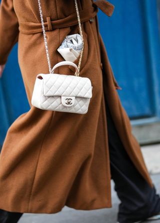 French street style - Chanel handbag